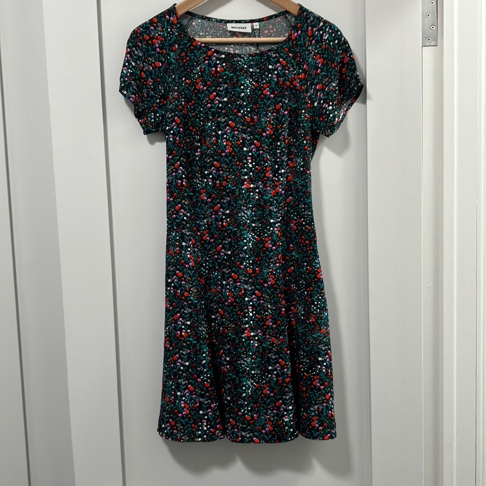 NWT Weekday ASOS Floral Lace Back Swing Dress Size XS